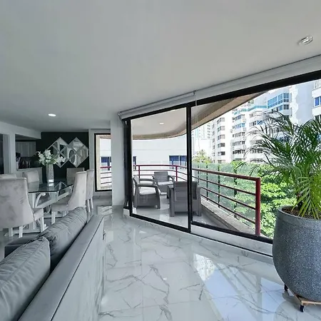 Apartamento Lujoso El Laguito *
