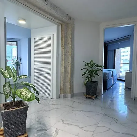 Lujoso El Laguito Apartamento